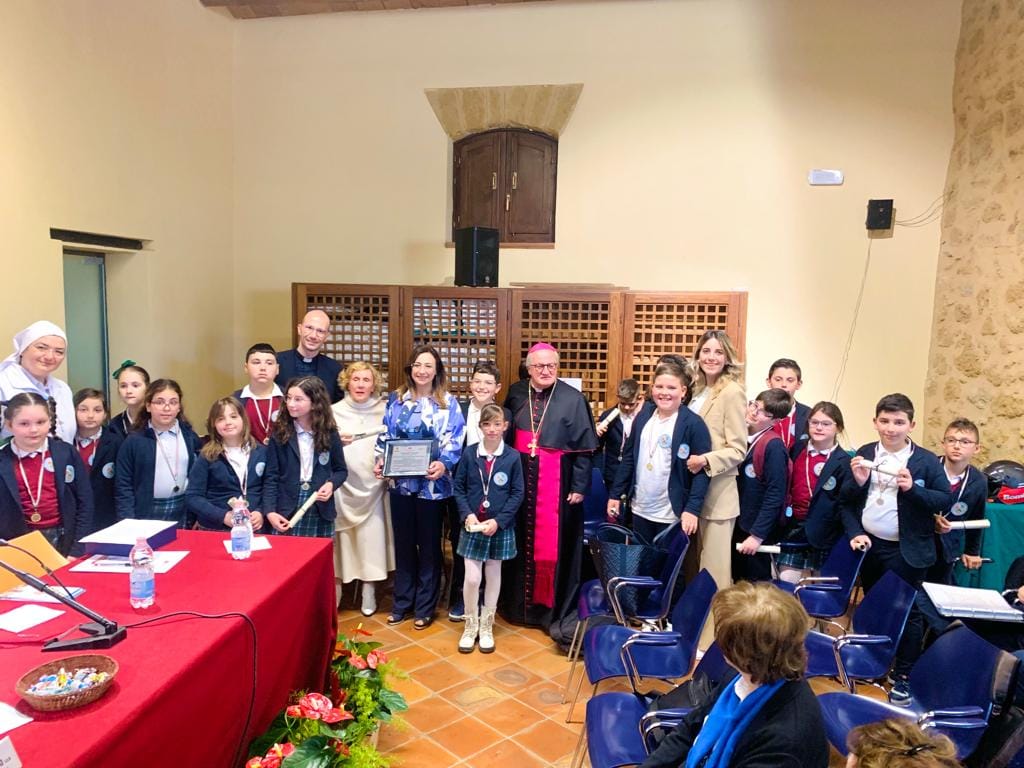 “ADOTTA UN GIUSTO”